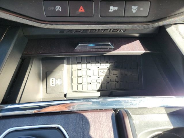 Used 2022 Ford Expedition Platinum image 37