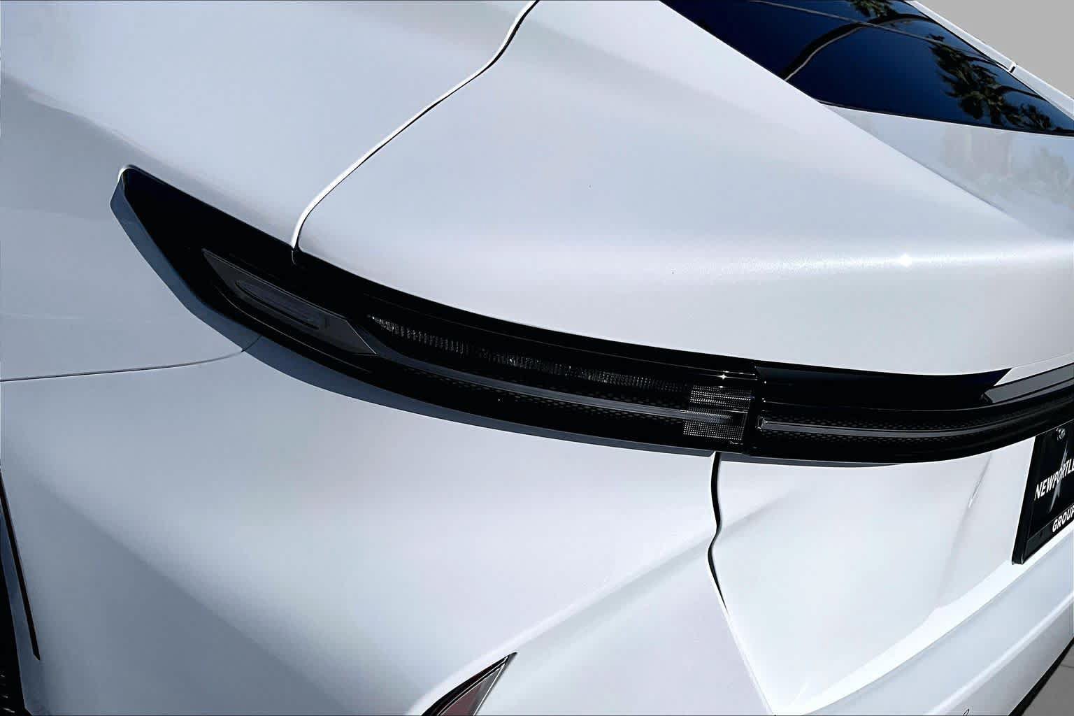 New 2026 Lexus ES 350e w/ Convenience Package FWD image 12
