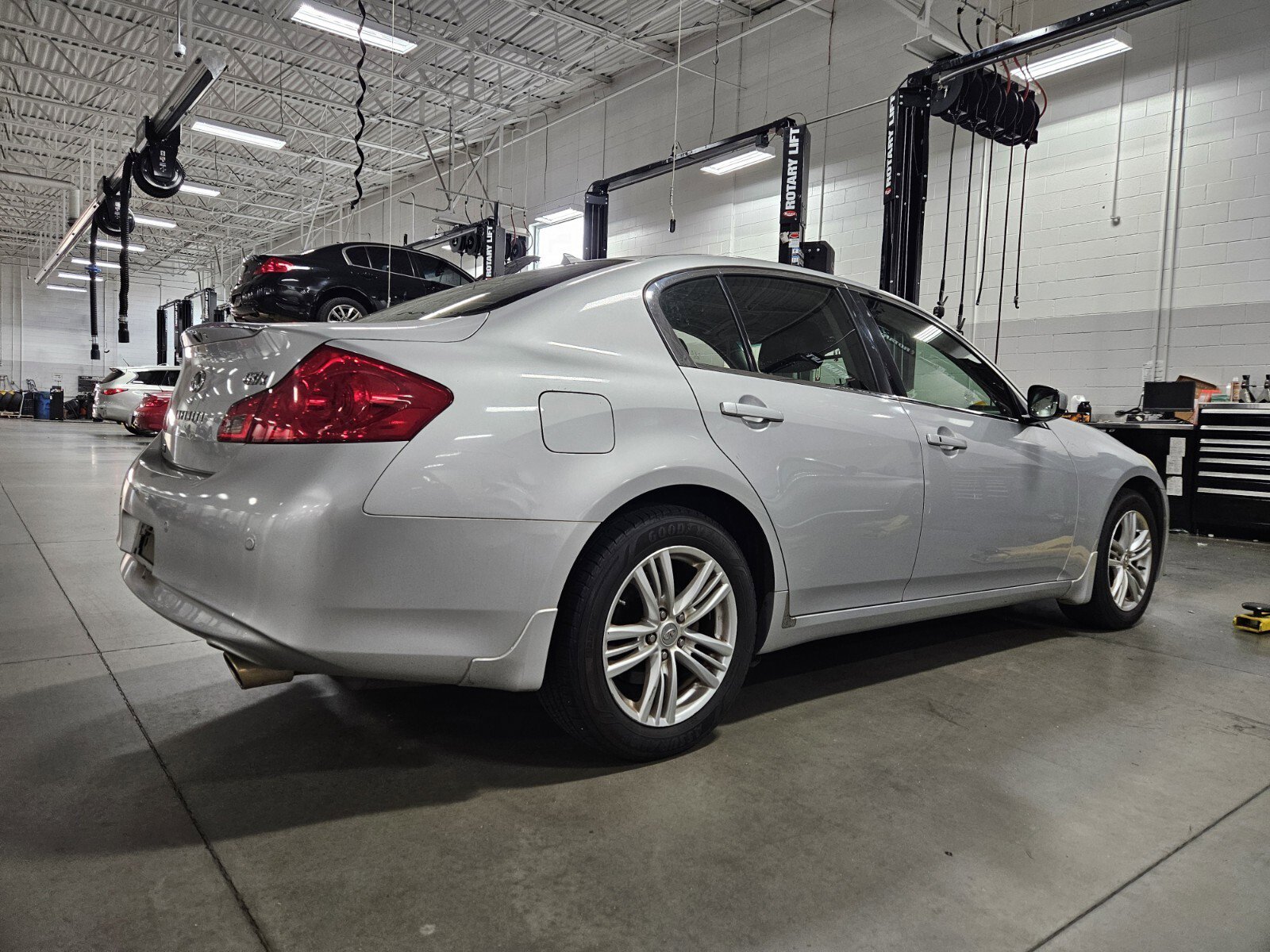 Used 2013 INFINITI G37 x w/ Premium Pkg image 6
