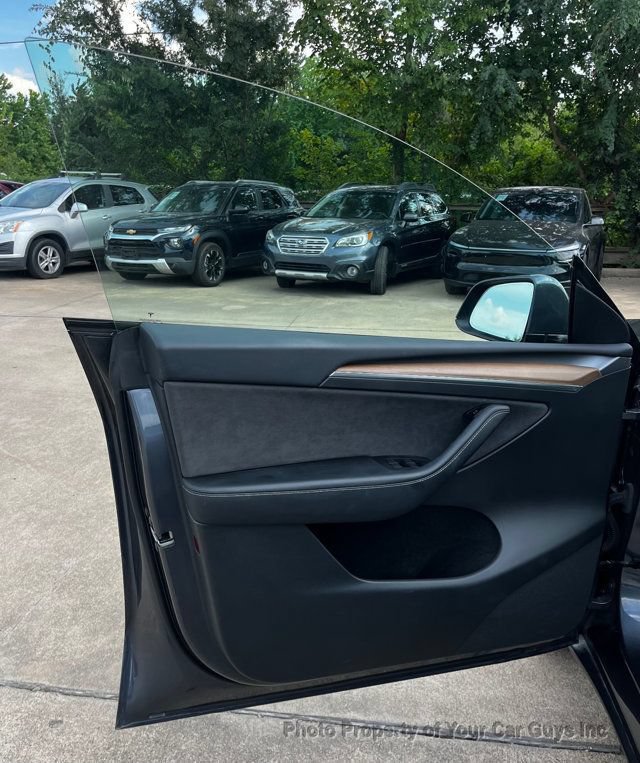 Used 2023 Tesla Model Y AWD image 29