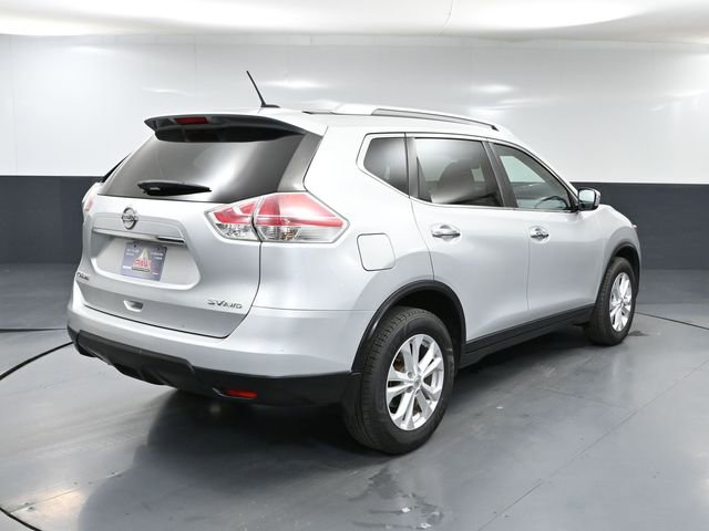 Used 2016 Nissan Rogue SV image 4