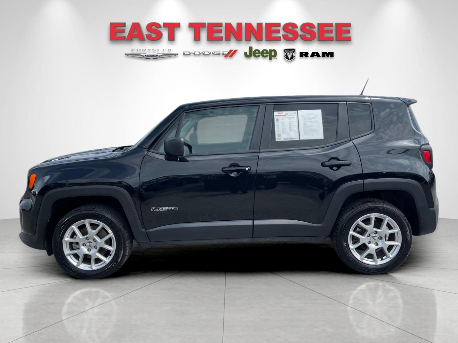 Used 2023 Jeep Renegade Latitude AWD/4WD image 6