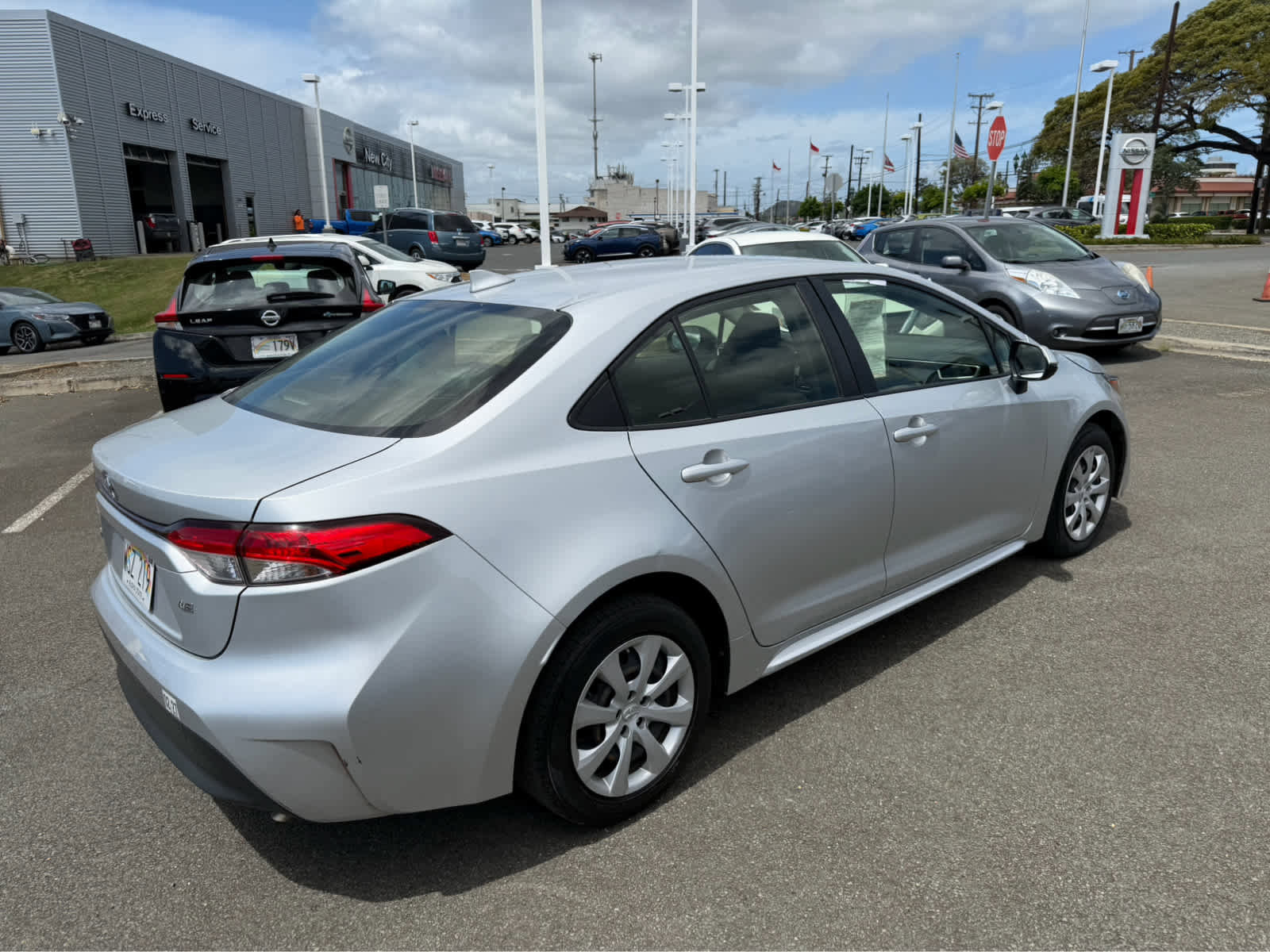 Used 2023 Toyota Corolla LE FWD image 3
