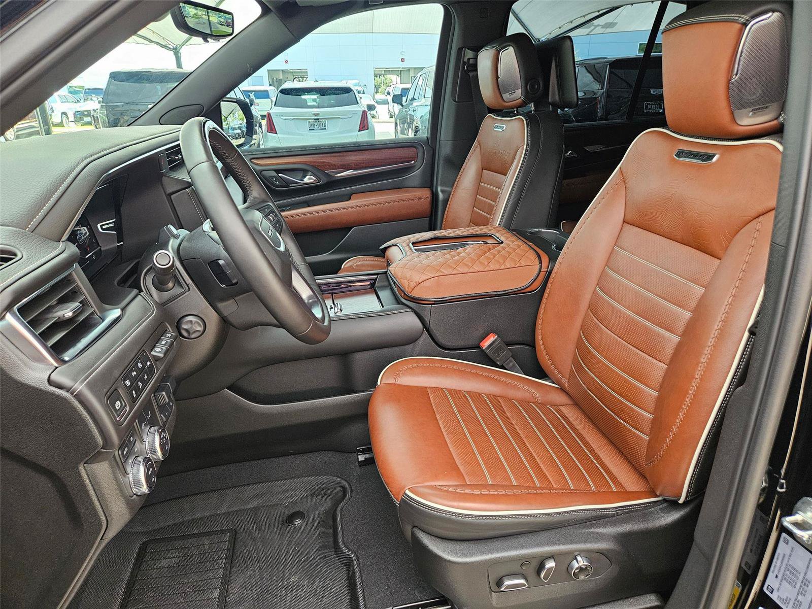 Used 2024 GMC Yukon Denali Ultimate AWD/4WD image 25