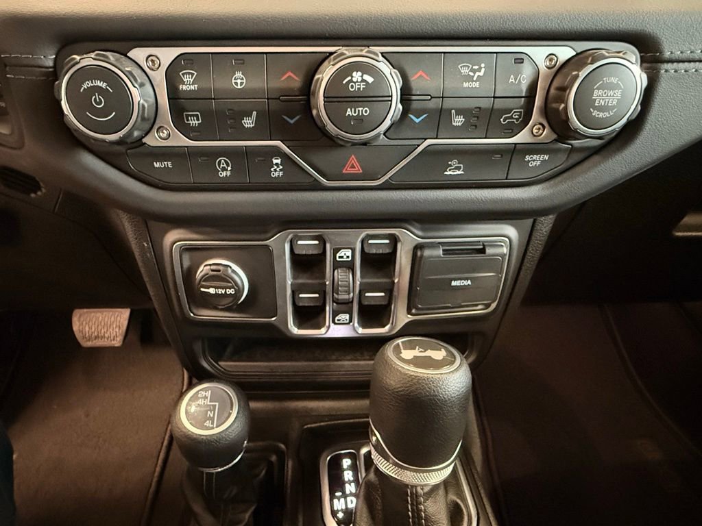 Used 2026 Jeep Wrangler Sahara image 28