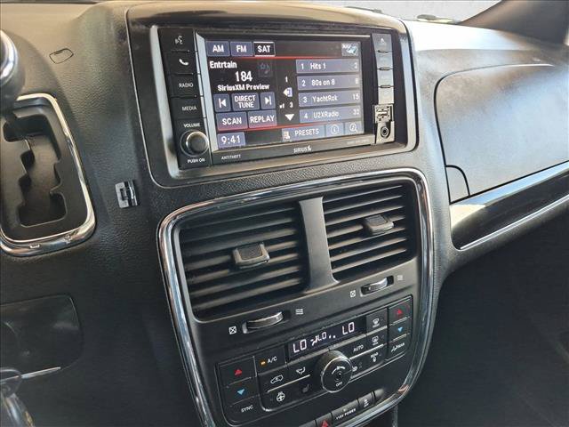 Used 2019 Dodge Grand Caravan SXT w/ Driver Convenience Group FWD image 14