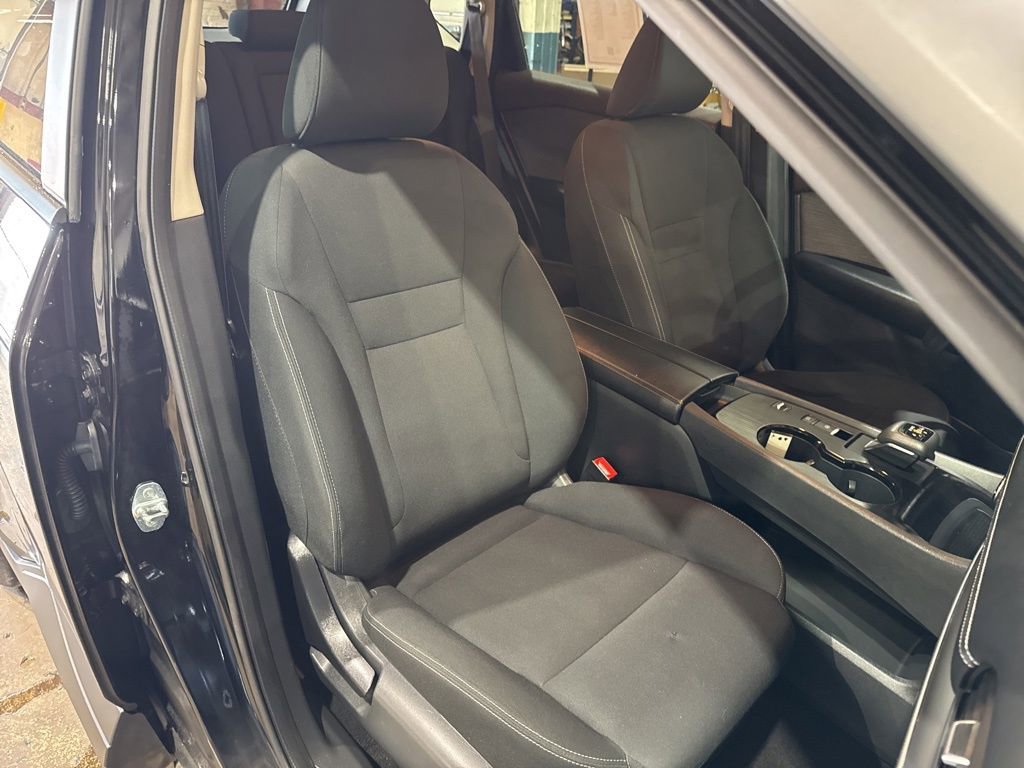 Used 2023 Nissan Rogue S image 28