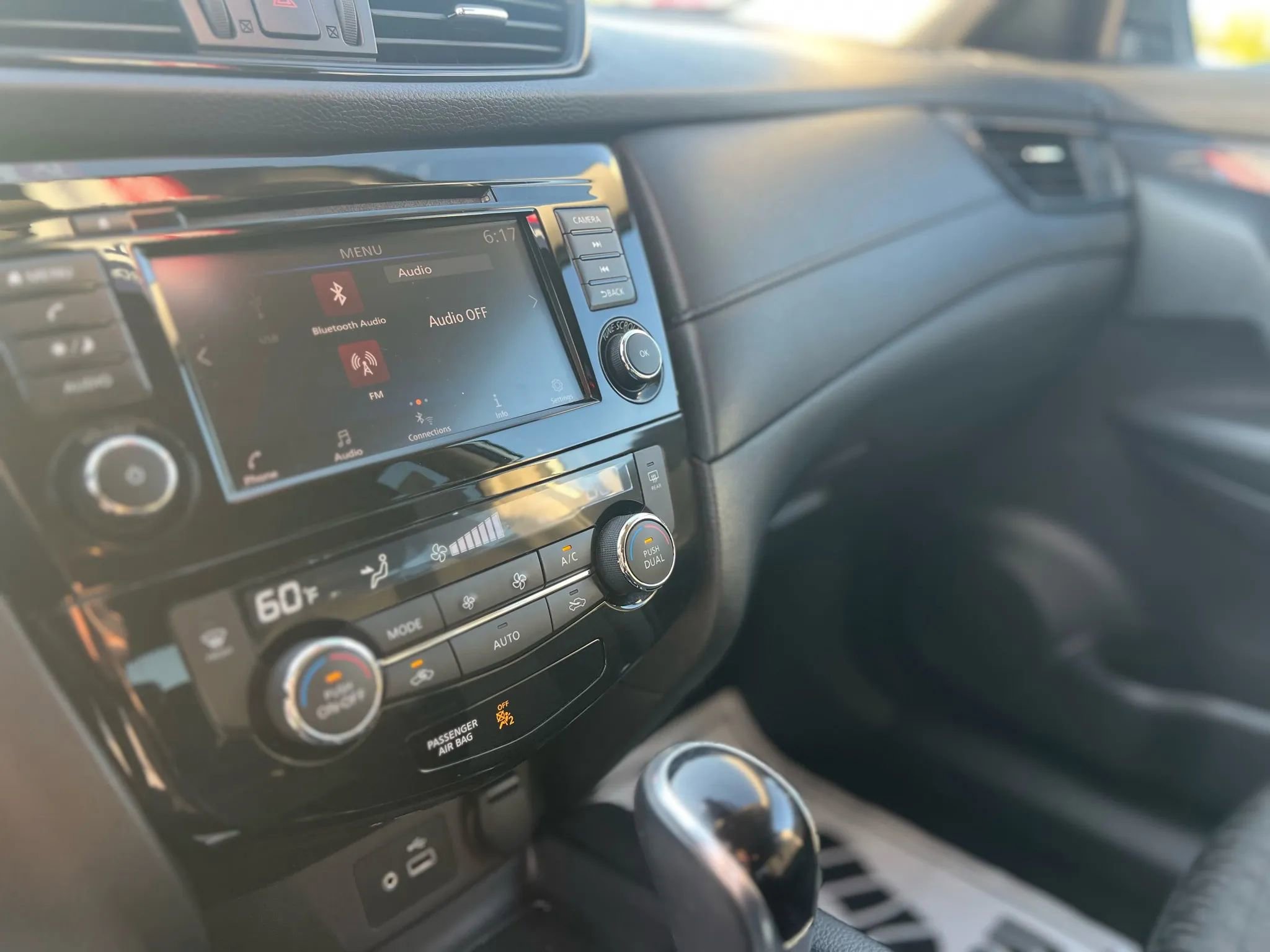 Used 2020 Nissan Rogue SV image 18