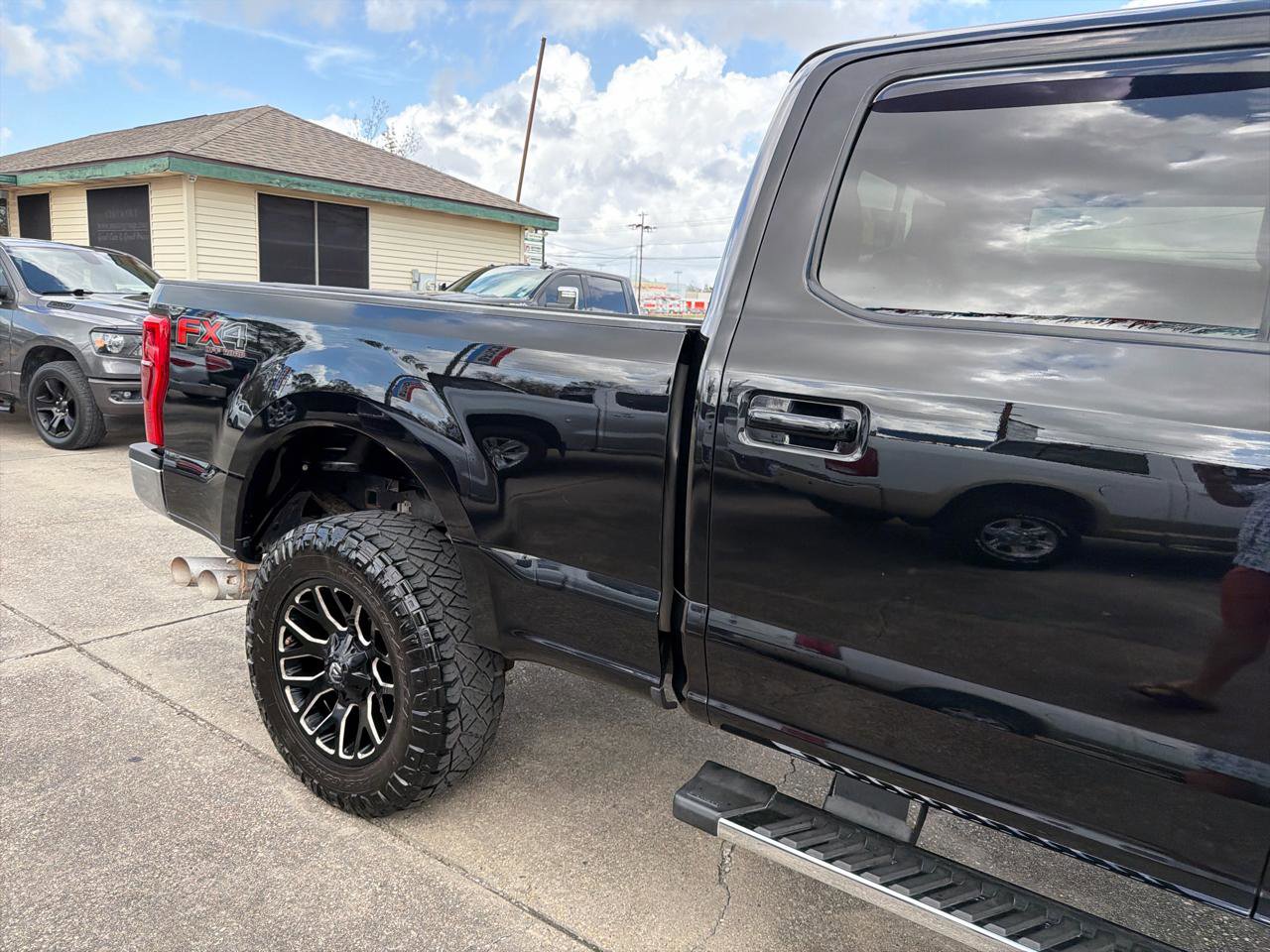 Used 2019 Ford F250 Lariat w/ Lariat Value Package AWD/4WD image 9