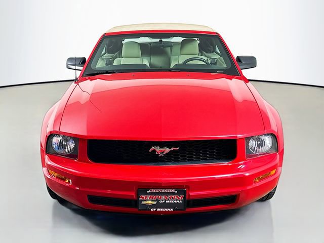 Used 2009 Ford Mustang Convertible image 4