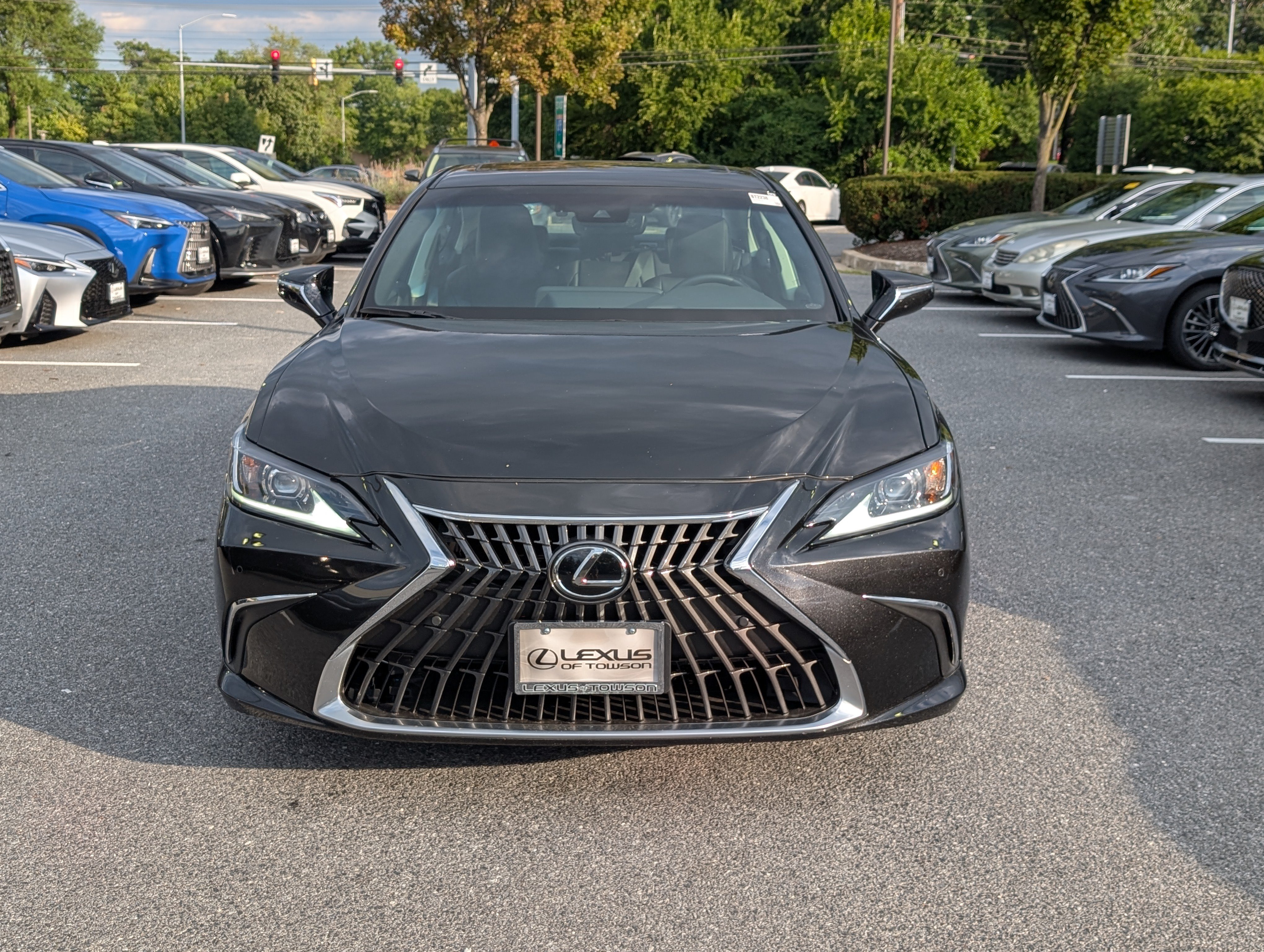 Used 2025 Lexus ES 350 w/ Premium Package FWD image 8
