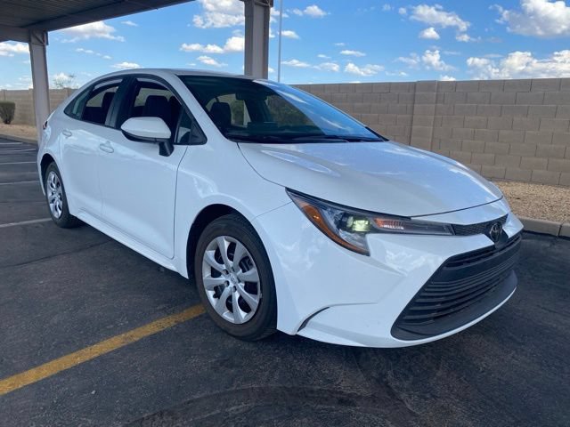Used 2026 Toyota Corolla LE FWD image 4