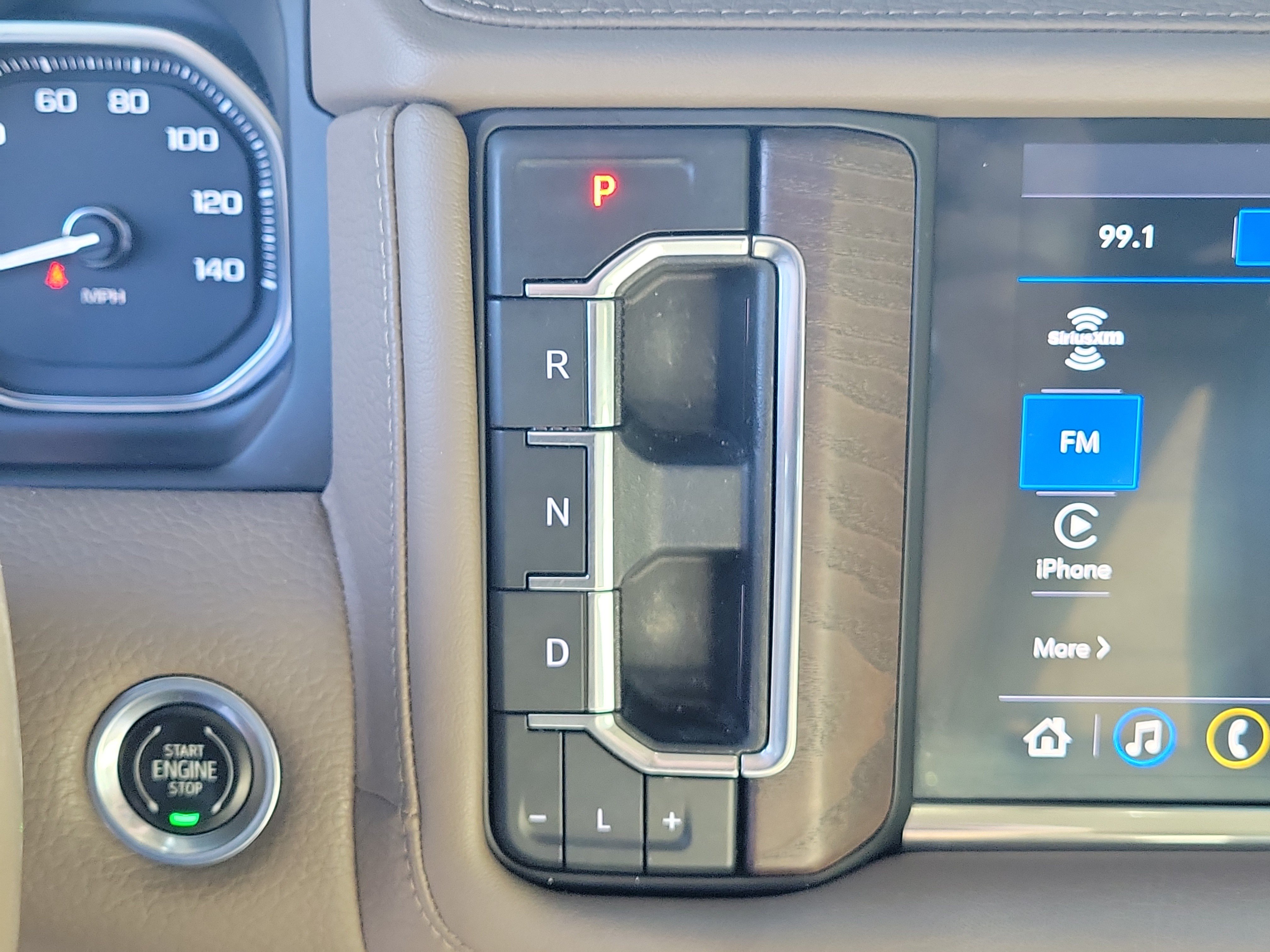 Used 2021 GMC Yukon XL Denali w/ Denali Premium Package AWD/4WD image 30