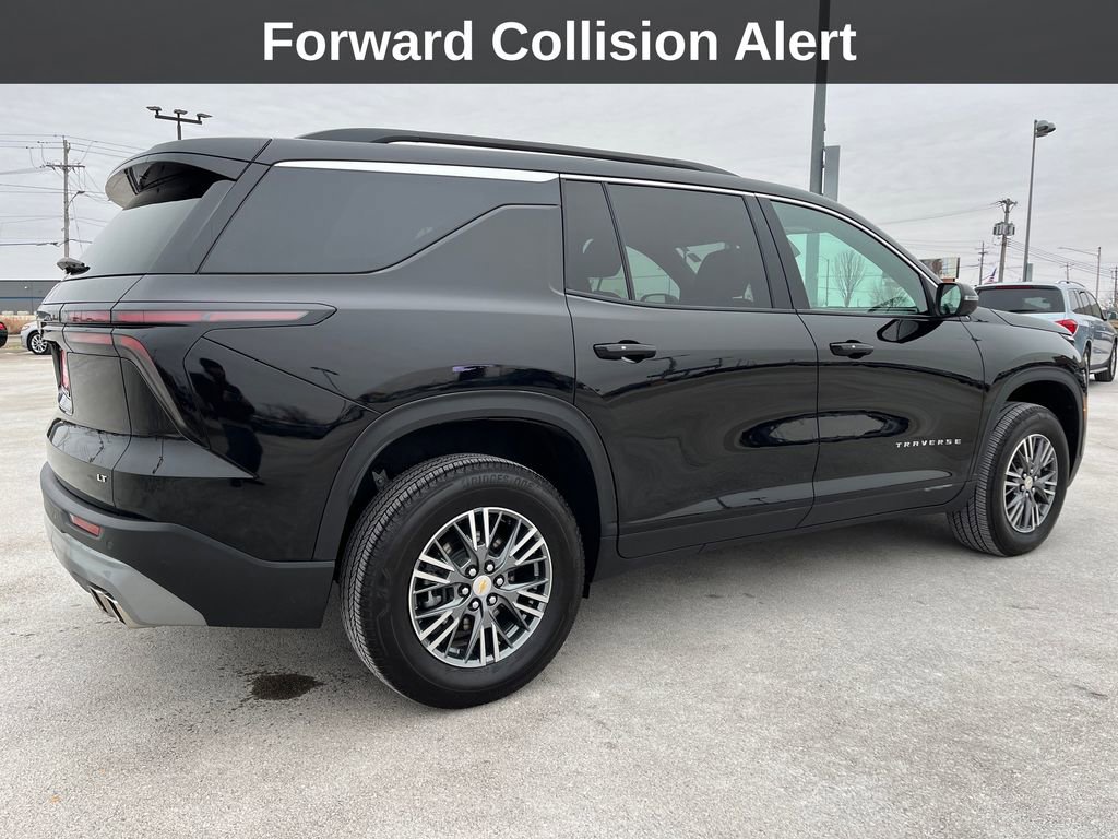 Used 2024 Chevrolet Traverse LT w/ Trailering Package image 6