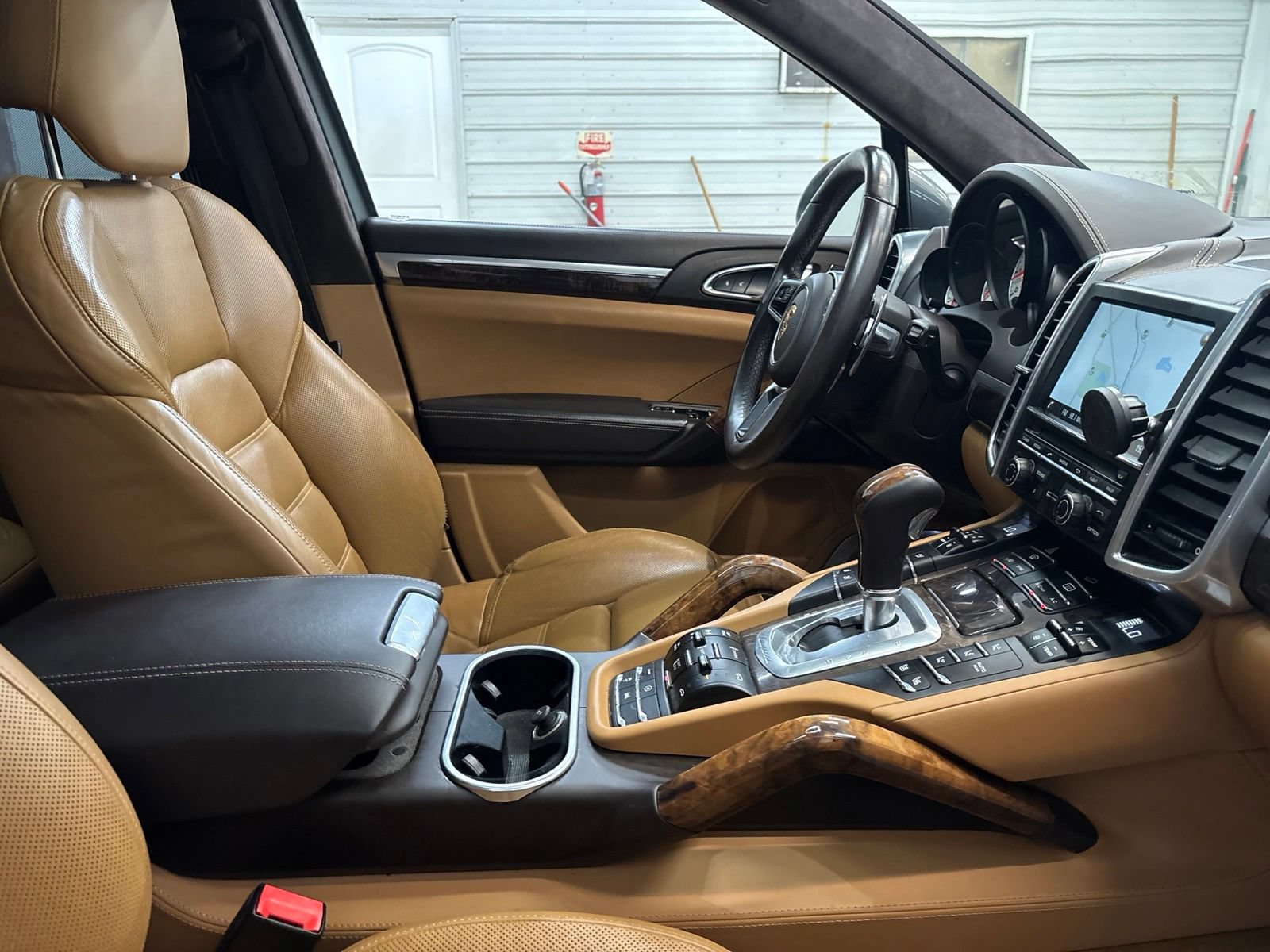 Used 2015 Porsche Cayenne Turbo AWD/4WD image 28
