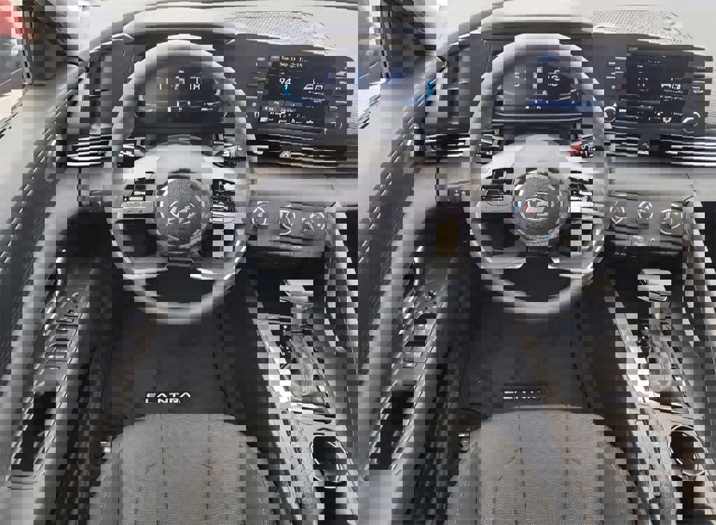 New 2025 Hyundai Elantra SE image 15