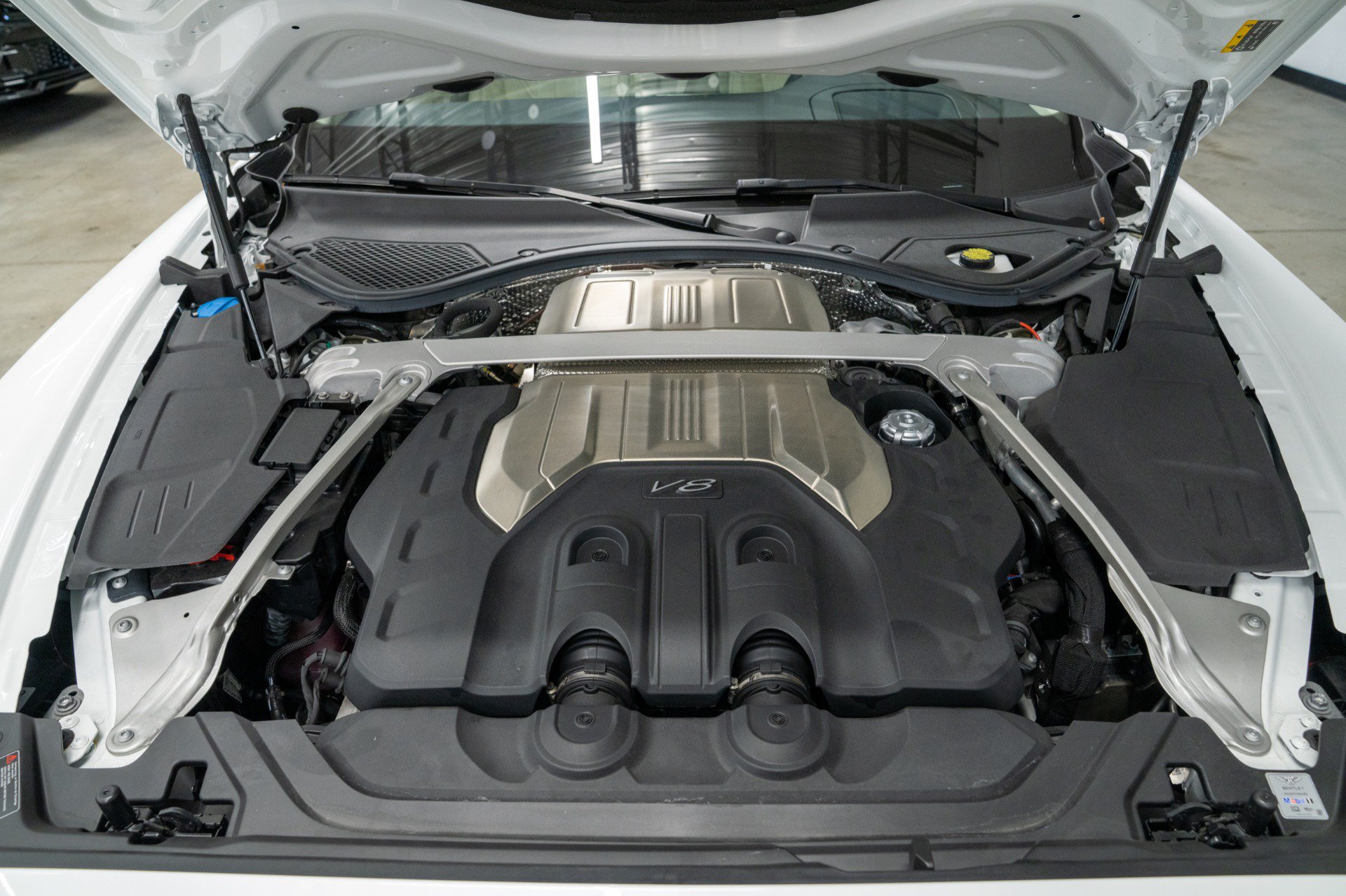 Used 2024 Bentley Flying Spur V8 AWD/4WD image 11