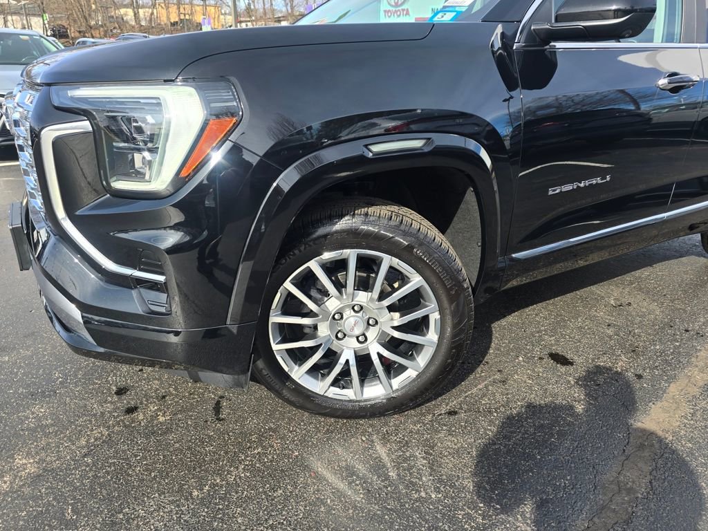 Used 2026 GMC Terrain Denali AWD/4WD image 2