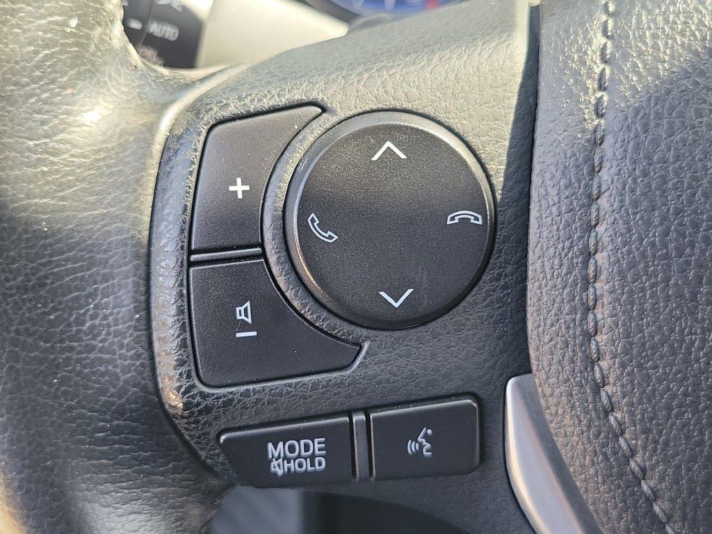 Used 2019 Toyota Corolla SE w/ Carpet Mat Package (TMS) FWD image 24
