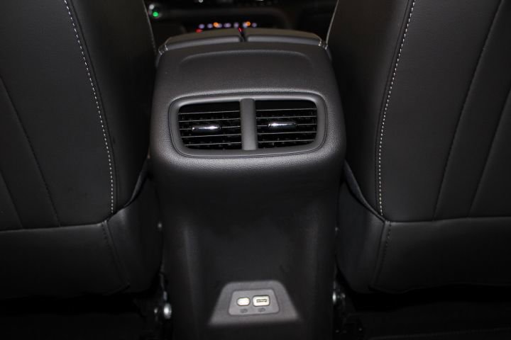 Used 2023 Buick Envision Essence image 23