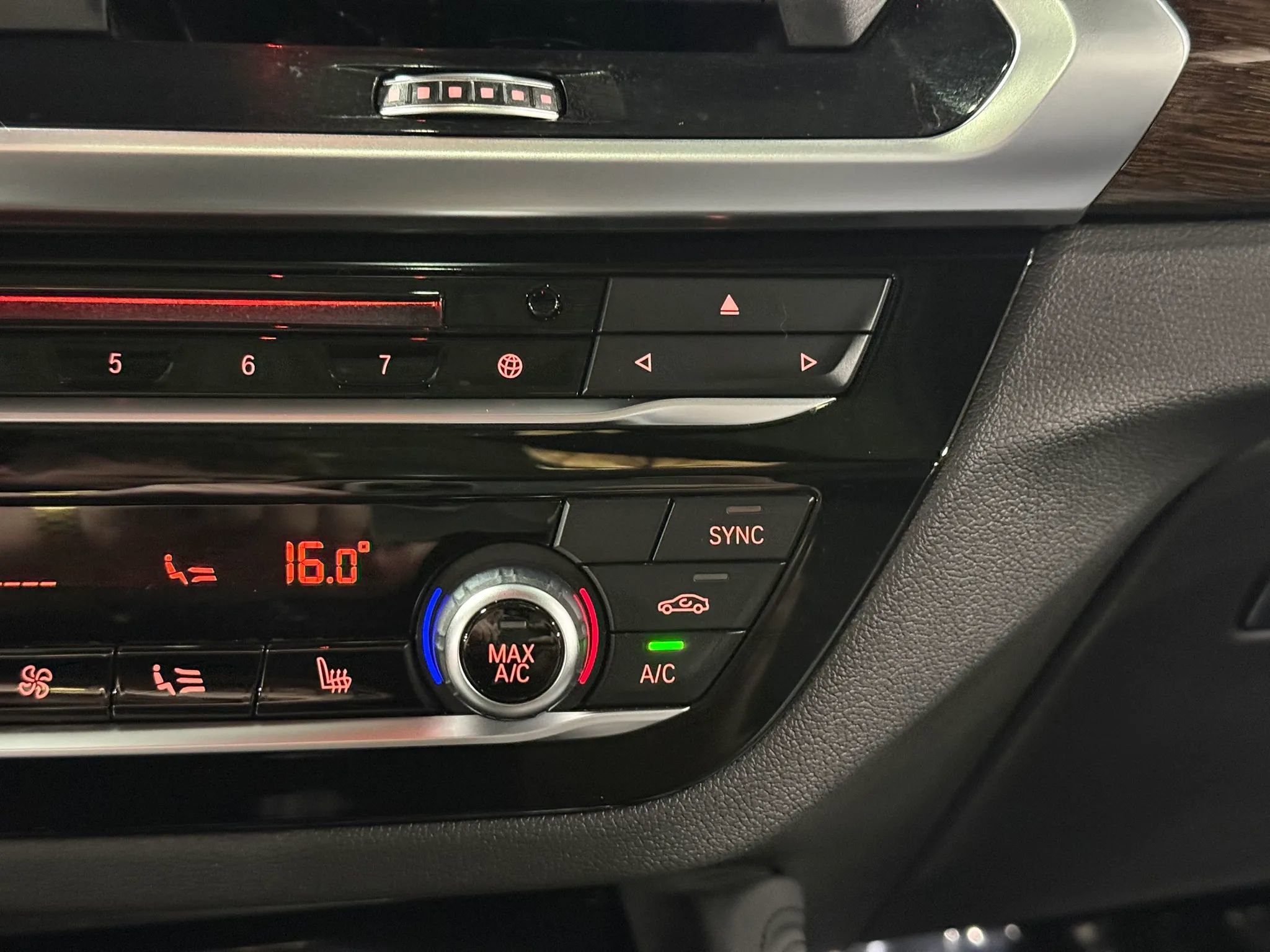 Used 2019 BMW X4 xDrive30i AWD/4WD image 38