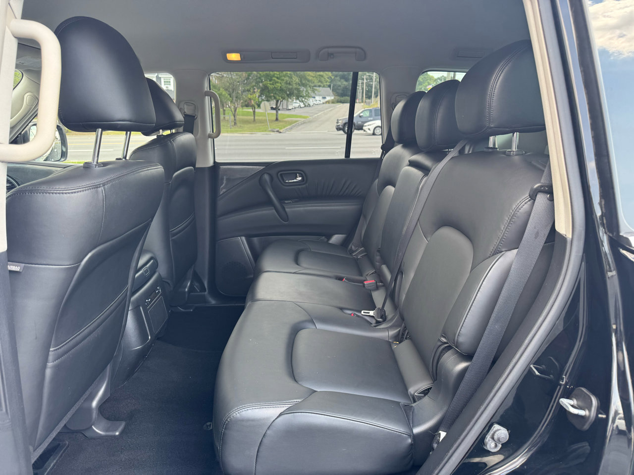 Used 2023 Nissan Armada SV image 15