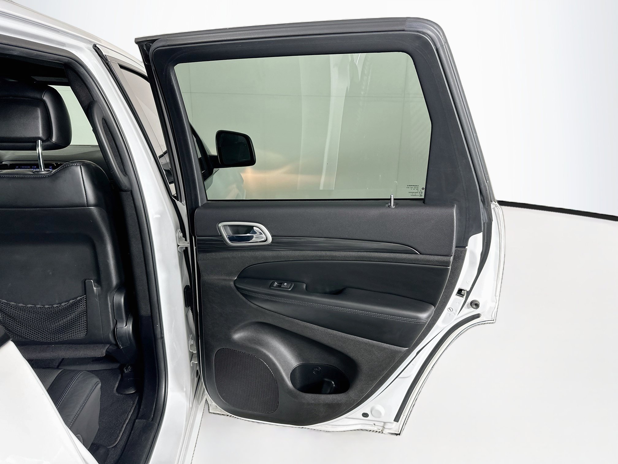 Used 2019 Jeep Grand Cherokee Altitude RWD image 30