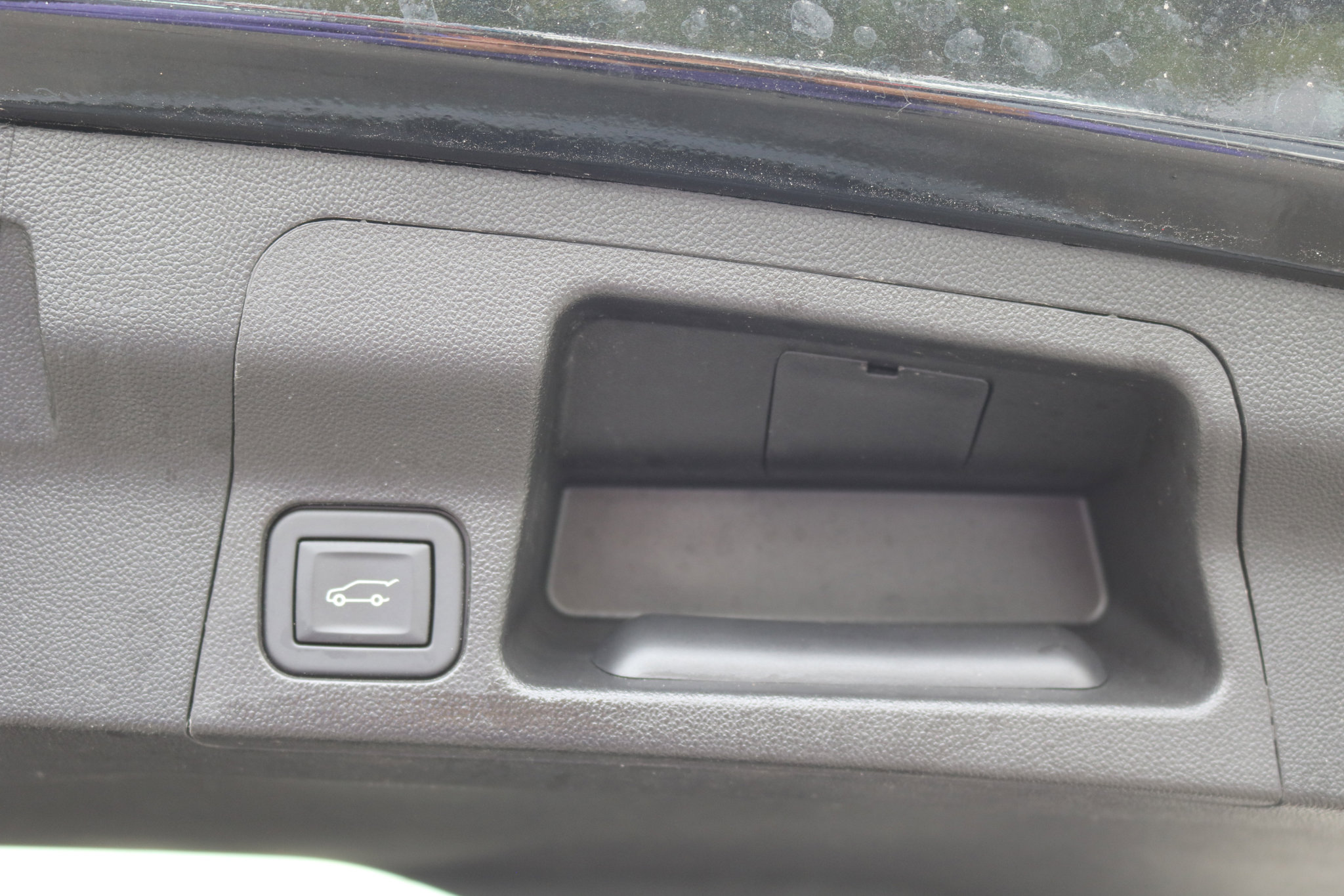 Used 2023 GMC Acadia SLT image 32