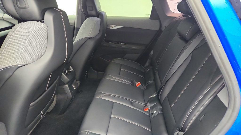 Used 2025 Cadillac Optiq Luxury 1 image 20