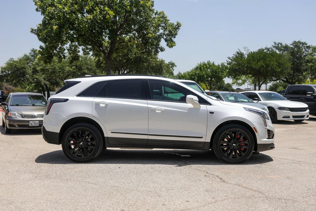 Used 2026 Cadillac XT5 Sportv w/ LPO, Onyx Lite Package AWD/4WD image 5