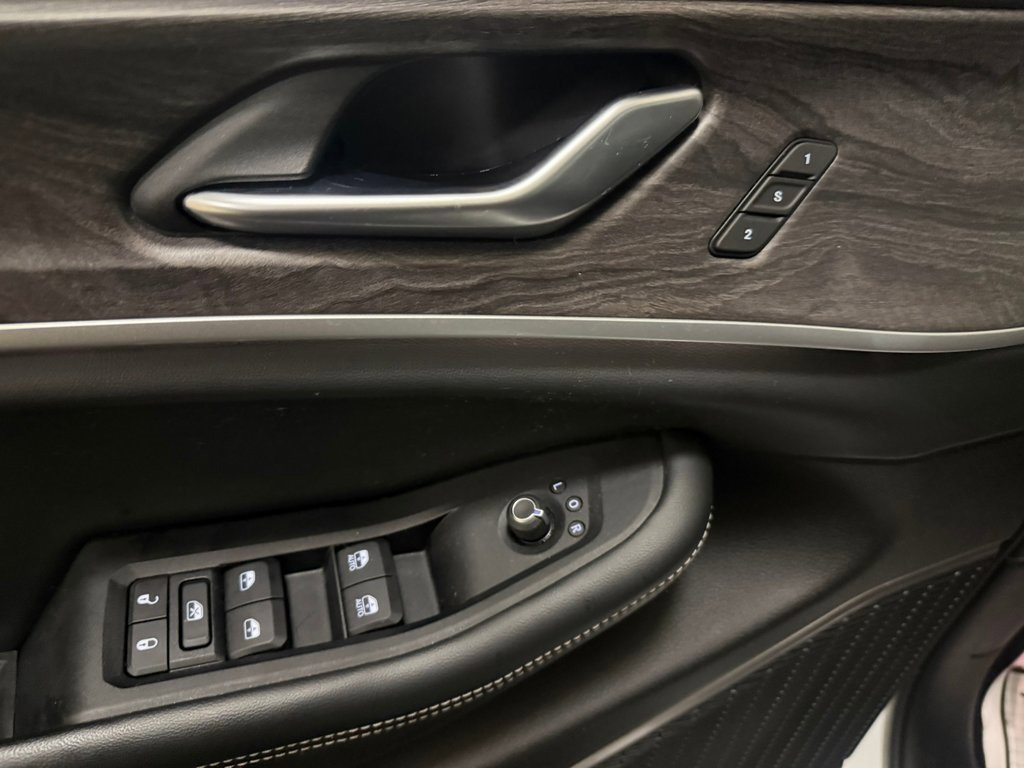 Used 2022 Jeep Grand Cherokee L Limited image 23