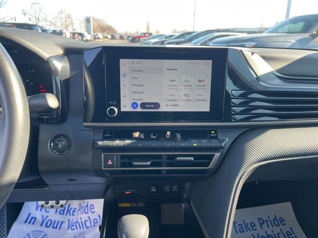 Used 2025 Toyota Camry SE image 16