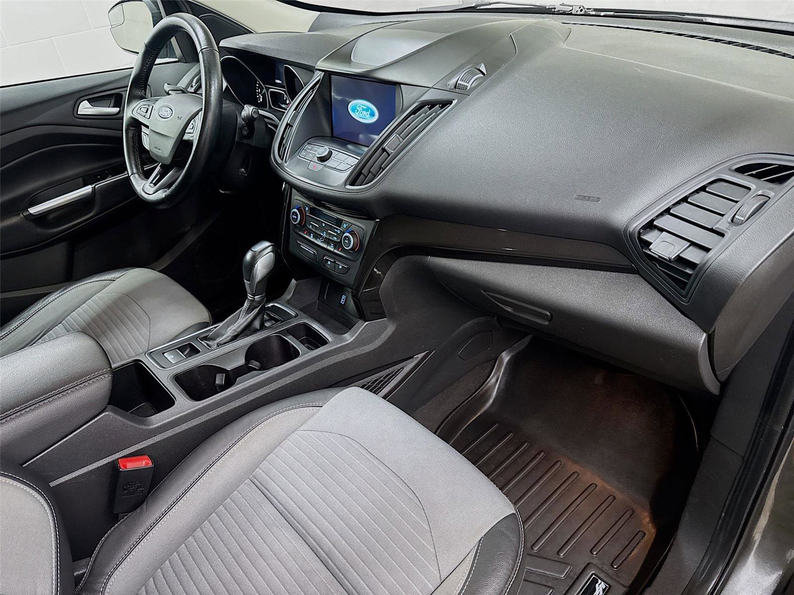 Used 2019 Ford Escape SE image 27