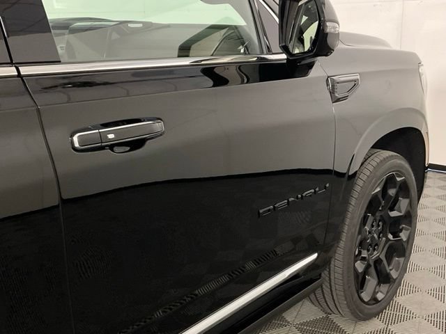 New 2026 GMC Yukon XL Denali w/ Denali Reserve Package AWD/4WD image 9