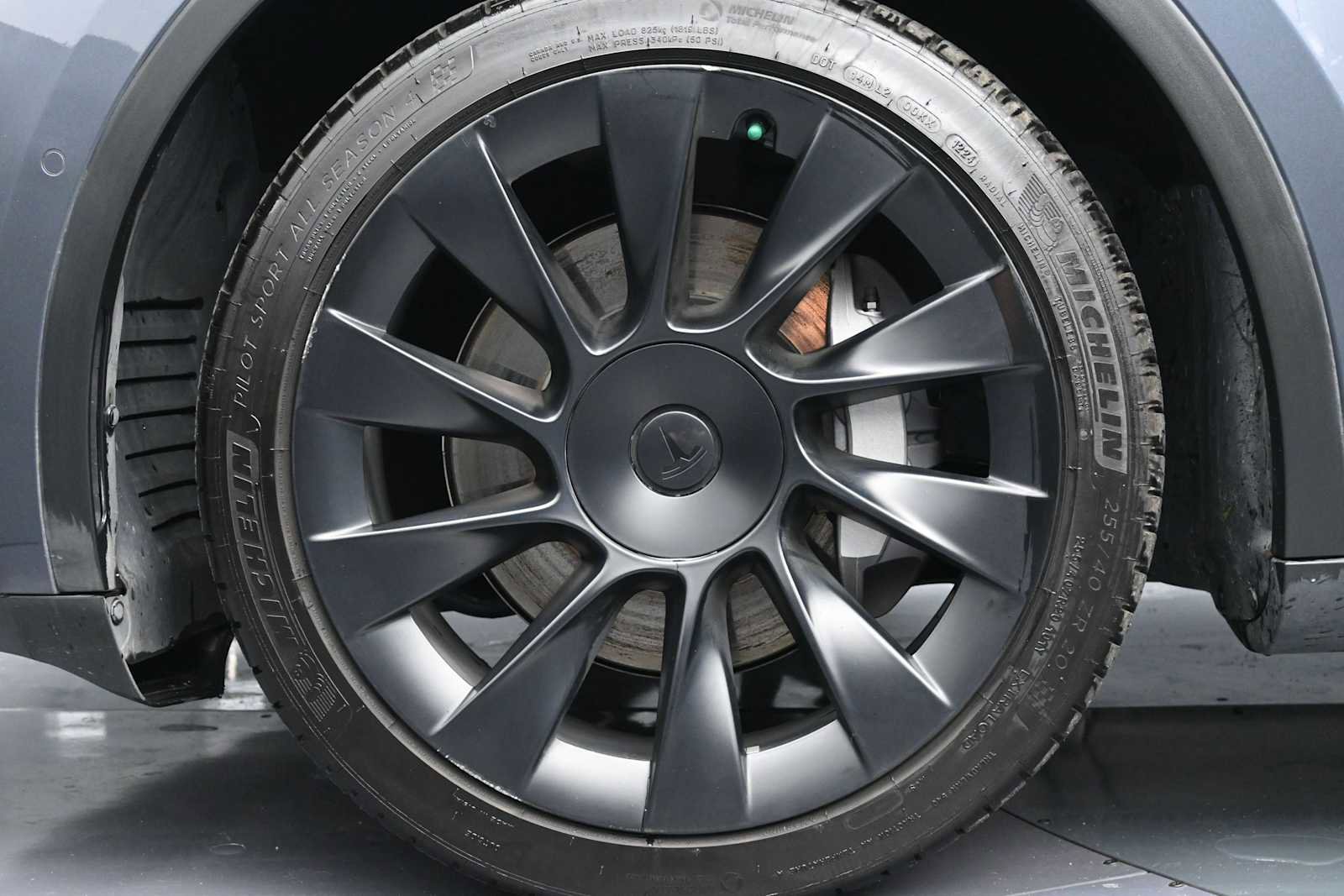 Used 2021 Tesla Model Y Long Range AWD/4WD image 20