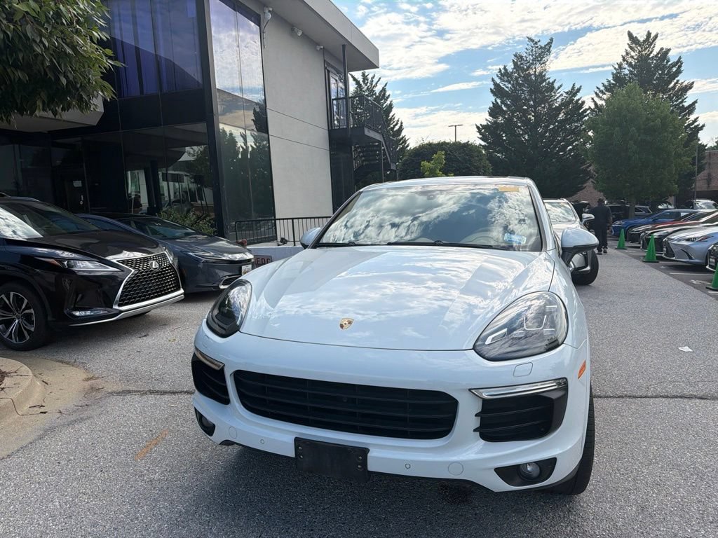 Used 2017 Porsche Cayenne S AWD/4WD image 2