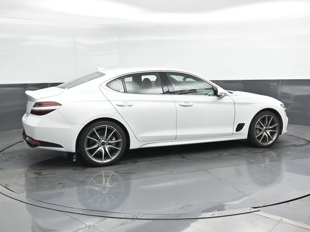 Used 2024 Genesis G70 2.5T image 3