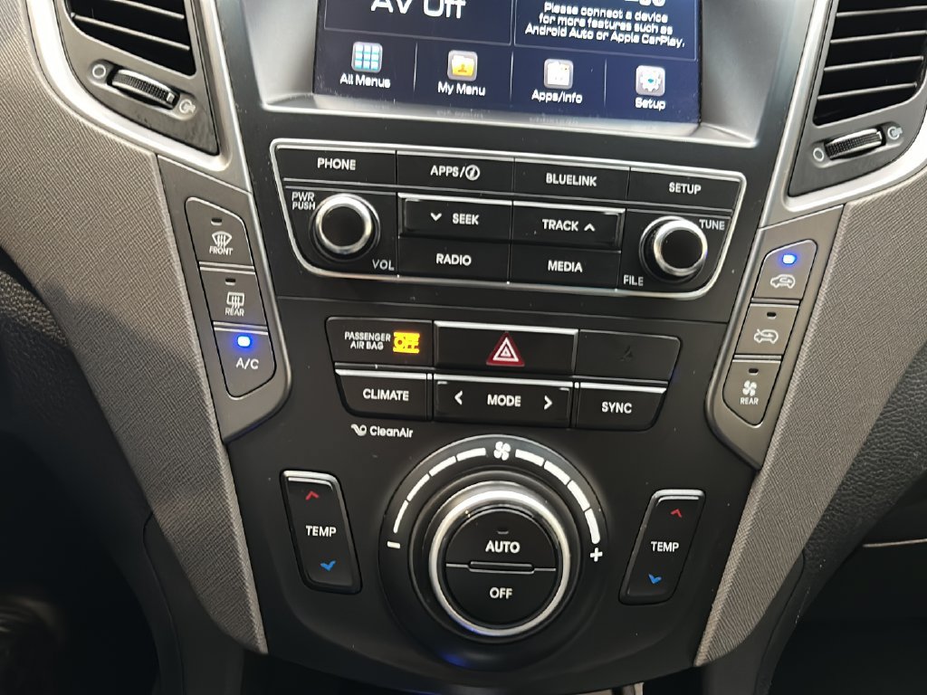 Used 2017 Hyundai Santa Fe SE AWD/4WD image 28