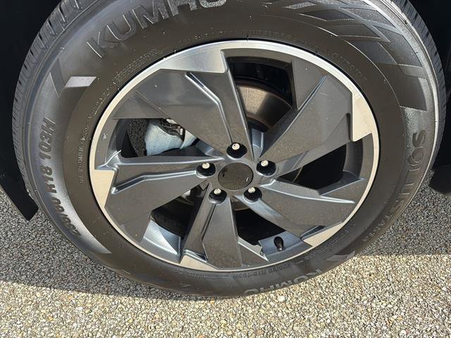 Used 2024 Nissan Rogue SV image 9