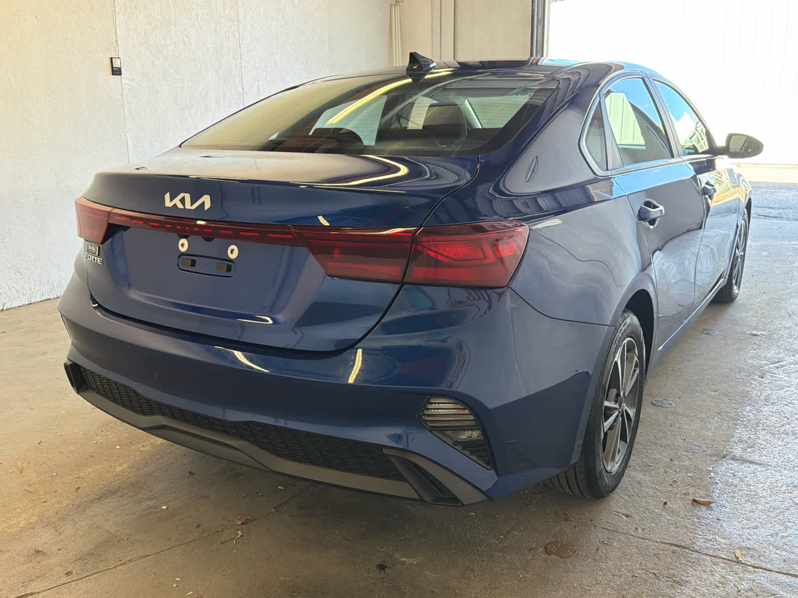 Used 2023 Kia Forte LXS FWD image 5