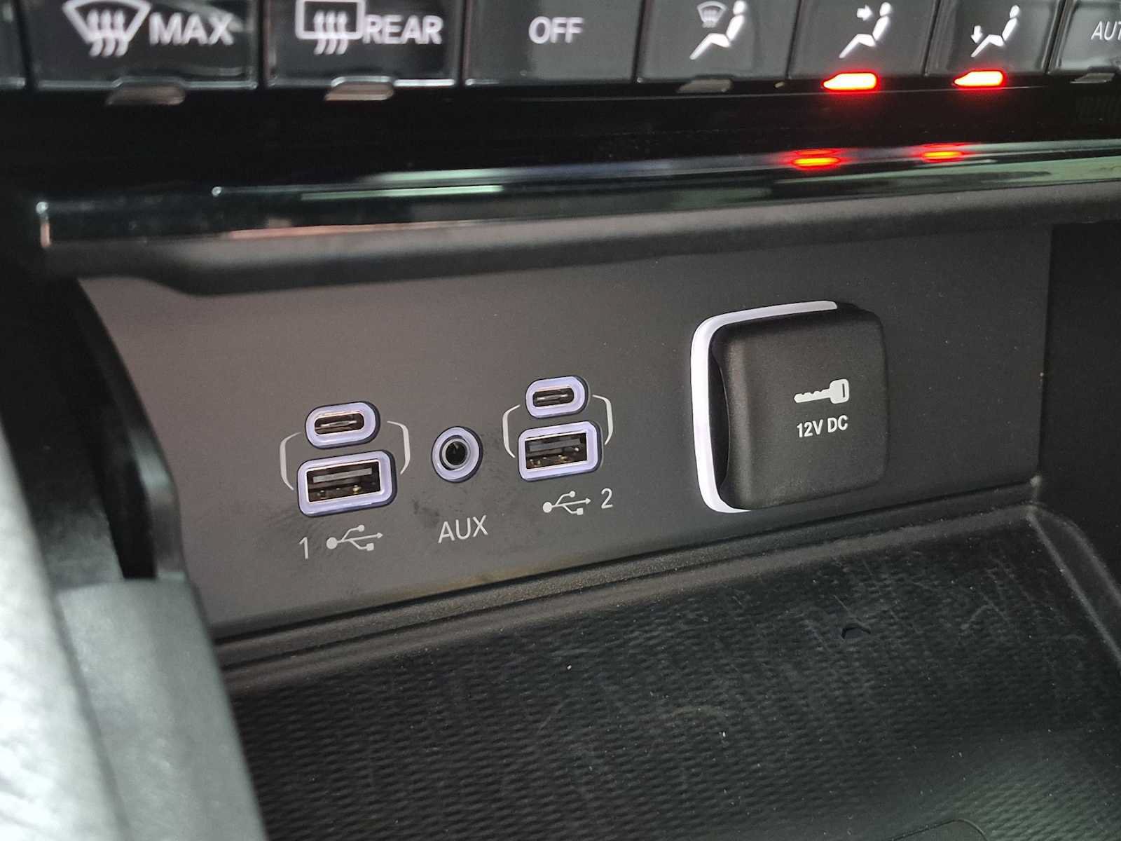 Used 2024 Jeep Grand Cherokee Altitude AWD/4WD image 30