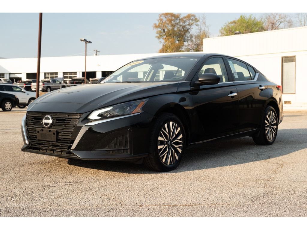 Used 2025 Nissan Altima 2.5 SV image 4