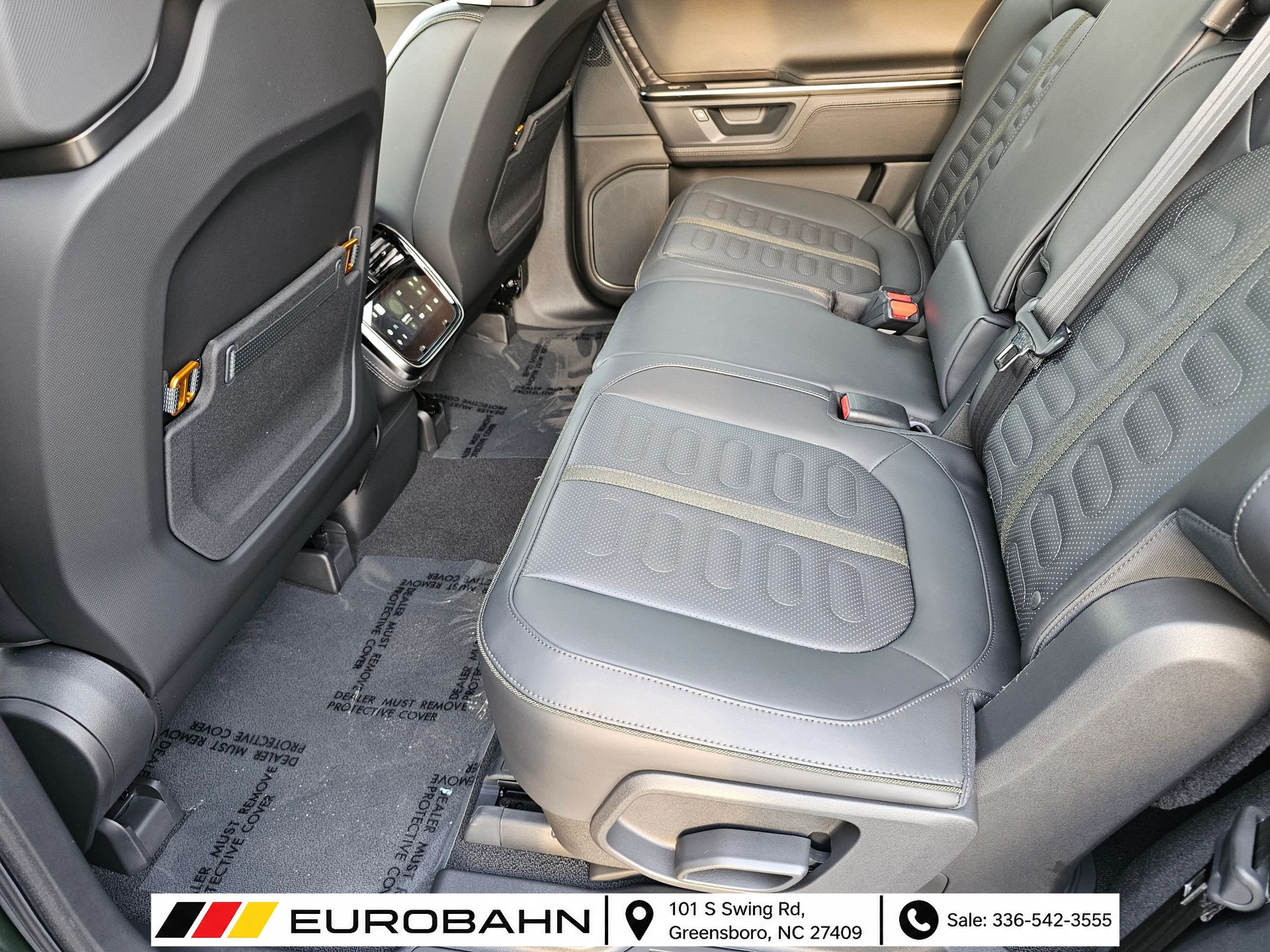 Used 2025 Rivian R1S Adventure Dual AWD/4WD image 23