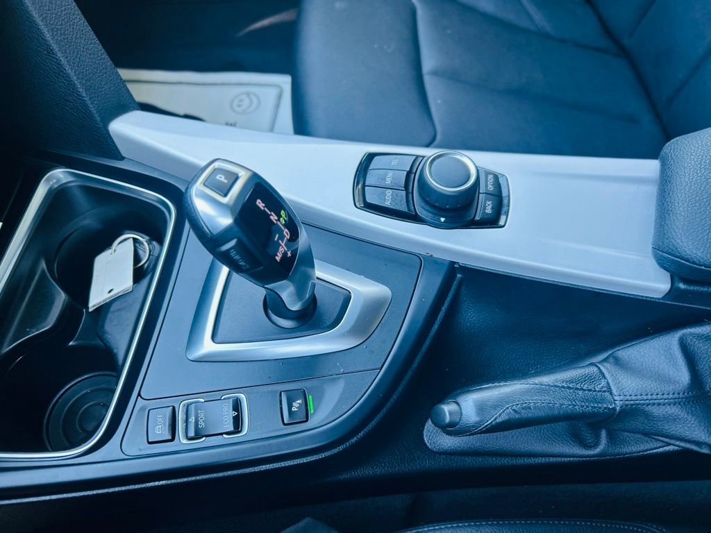 Used 2015 BMW 320i Sedan RWD image 37