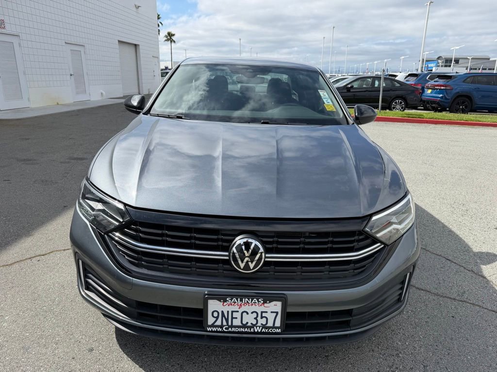 Used 2024 Volkswagen Jetta Sport image 9