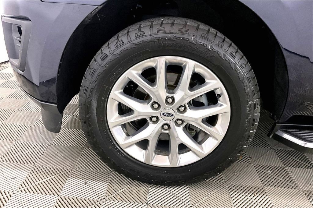 Used 2021 Ford Expedition XLT RWD image 5