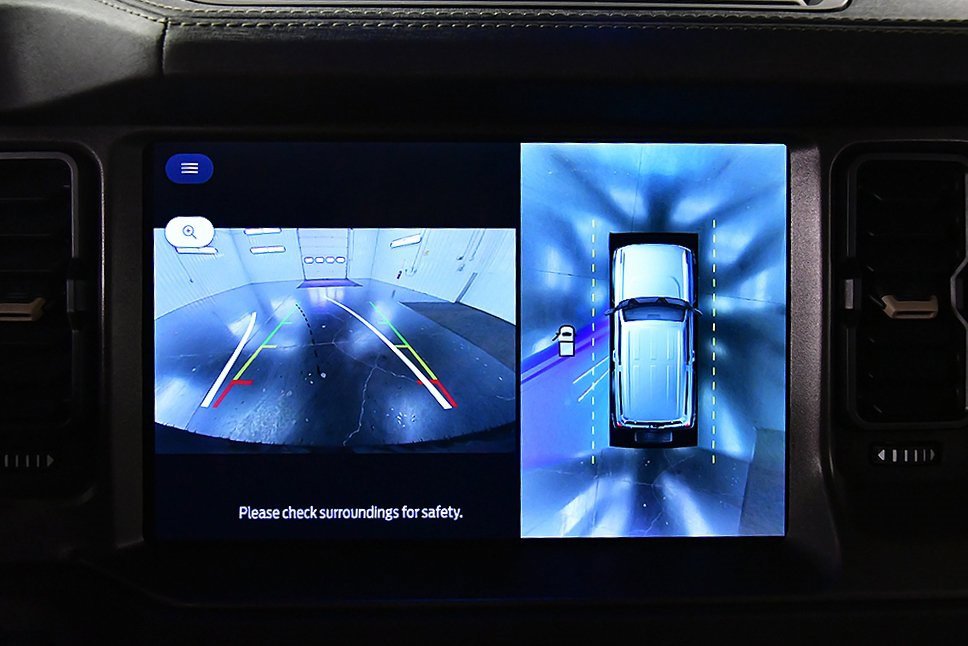 Used 2025 Ford Bronco Badlands image 25