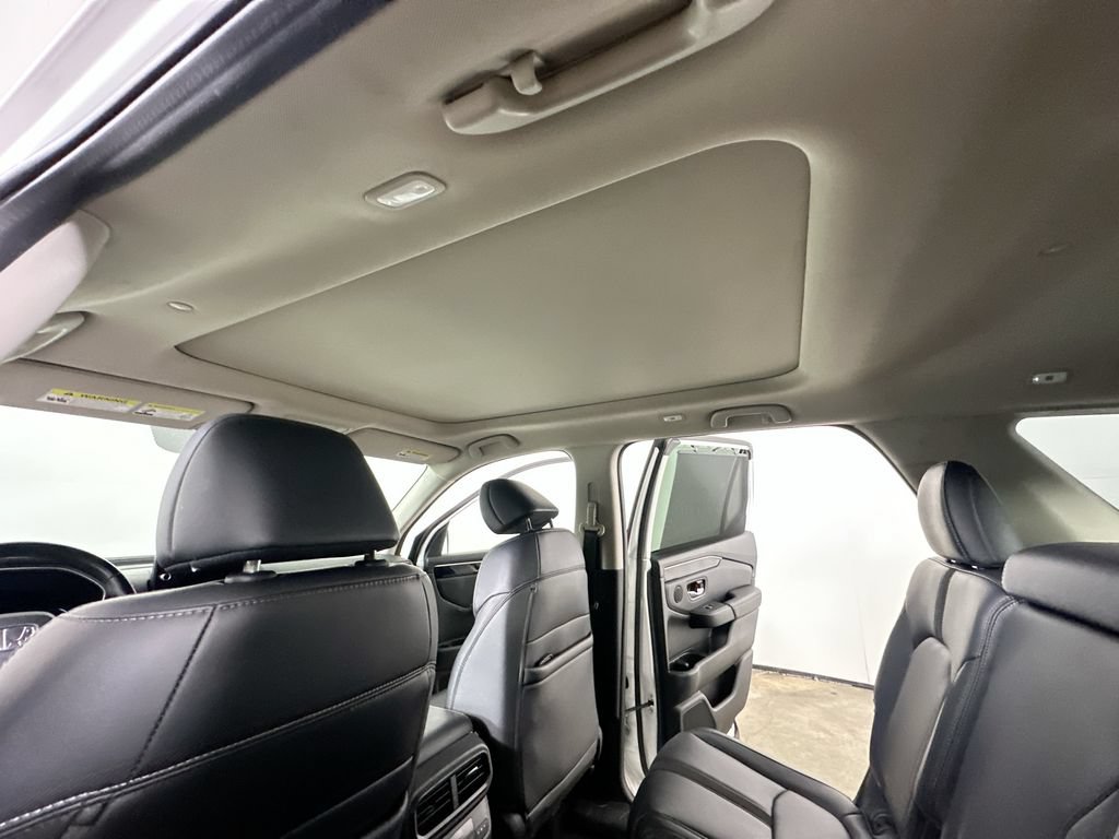 Used 2023 Honda Pilot Touring image 13
