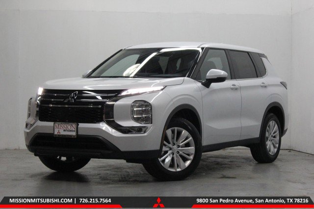 New 2026 Mitsubishi Outlander ES image 1