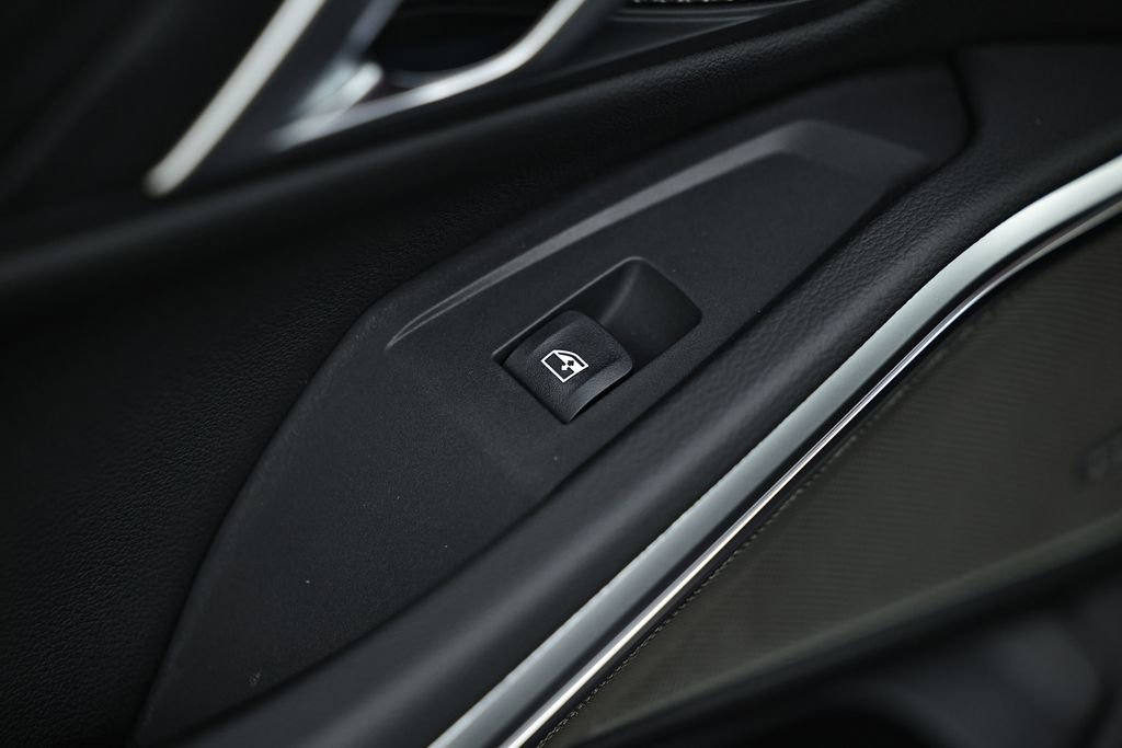 New 2026 BMW 330i Sedan w/ Premium Package image 25